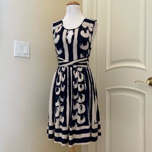 Anthropologie  Maeve Navy and cream stretchy knit dress
